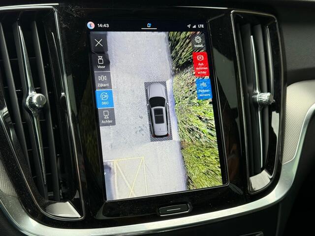 Volvo V60 2.0 T8 Plug-in hybrid AWD Plus Dark | Panoramadak | 360 Camera | Head up display | Harman/Kardon | Stoel/Stuur Verwarming