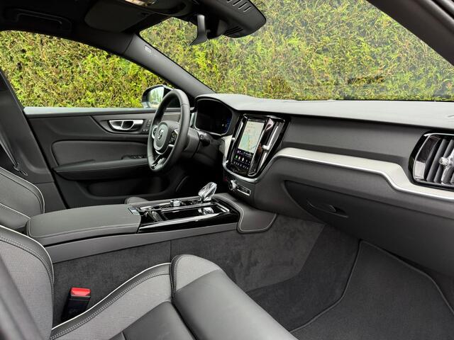 Volvo V60 2.0 T8 Plug-in hybrid AWD Plus Dark | Panoramadak | 360 camera | Stoel/Stuur Verwarming | Harman/Kardon