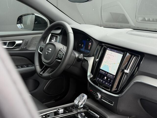 Volvo V60 2.0 T8 Plug-in hybrid AWD Plus Dark Harman / Kardon / Elktr. stoelverstelling / 360 camera / trekhaak / keyless drive / Adapt. cruise control / Stoel- en stuurverwarming /