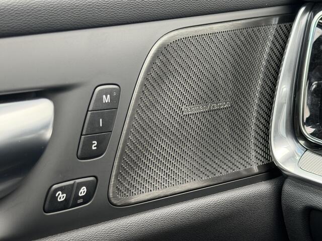 Volvo V60 2.0 T8 Plug-in hybrid AWD Plus Dark Harman / Kardon / Elktr. stoelverstelling / 360 camera / trekhaak / keyless drive / Adapt. cruise control / Stoel- en stuurverwarming /