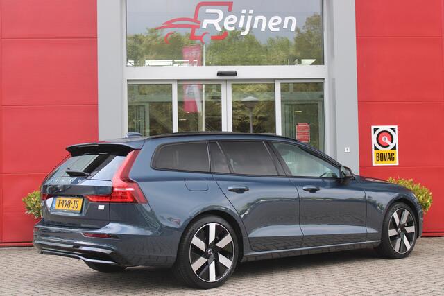 Volvo V60 2.0 T6 Plug-in hybrid 350PK AWD PLUS DARK | LONG RANGE | PANORAMISCH SCHUIF/KANTELDAK | NAVIGATIE VIA GOOGLE AUTO | APPLE CARPLAY / ANDROID AUTO | FULL-LED KOPLAMPEN | 19'' LICHTMETALEN VELGEN | LEDEREN BEKLEDING | POWER SEATS - BESTUURDERS- EN PASSAGIERSSTOEL ELEKTRISCHVERSTELBAAR MET GEHEUGEN, ELEKTRISCH VERSTELBARE ZITVERLENGERS /LENDESTEUN VIERVOUDIG | STOEL- EN ACHTERBANKVERWARMING | STUURVERWARMING | PARKEERVERWARMING MET TIMER (STANDKACHEL) | ACHTERUIRIJ CAMERA | EXTRA GETINTE ACHTERRUITEN | ELEKTRISCH BEDIENBARE ACHTERKLEP | ELEKTRISCH INKLAPBARE BUITENSPIEGELS |