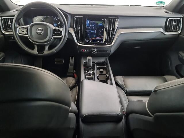 Volvo V60 2.0 B3 R-Design | Trekhaak | Stoelverwarming | Stuurverwarming | Adaptive Cruise | Power Seats | Memory | Extra getint glas | Camera | Parkeersensoren V+A | Apple Carplay/Android auto |