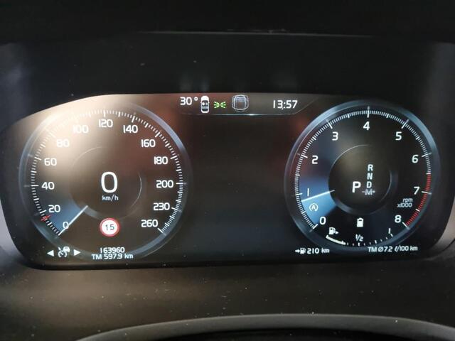 Volvo V60 2.0 B3 R-Design | Trekhaak | Stoelverwarming | Stuurverwarming | Adaptive Cruise | Power Seats | Memory | Extra getint glas | Camera | Parkeersensoren V+A | Apple Carplay/Android auto |