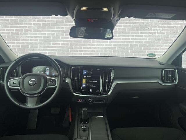 Volvo V60 2.0 B3 Momentum Advantage | Trekhaak | Cruise Control | Parkeersensoren V+A | Parkeercamera | Apple Carplay/Android Auto | 17"LM Velgen | Volvo on Call |