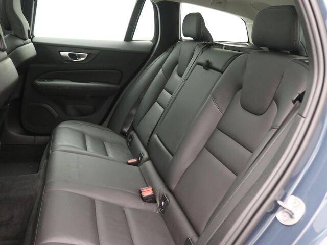 Volvo V60 2.0 B4 Plus Bright 197PK Aut. Panoramadak, Trekhaak, Memorystoelen, Harman Kardon Audio, 18" LM Velgen, Stoelverwarming, Standkachel, 360gr. Camera
