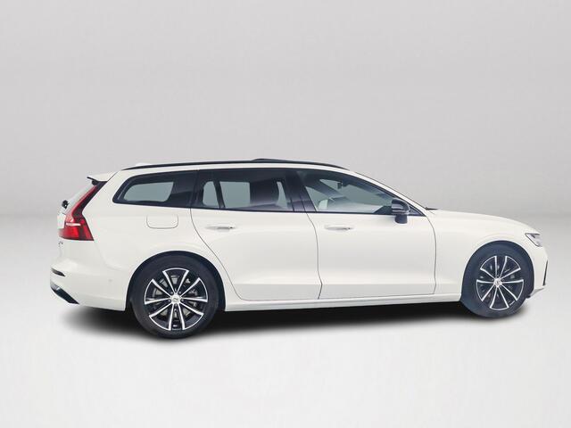 Volvo V60 T8 Plug-in hybrid AWD Plus Dark | Panoramadak | 360° camera | Head-up display | Harman Kardon | Stoel- en stuurverwarming | Trekhaak