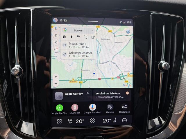 Volvo V60 2.0 T8 Plug-in hybrid AWD Ultra Dark | SOH:100% | Trekhaak | Schuif/kantel Panoramadak | Harman/Kardon | HUD | Power Seats | Memory | Extra getint glas | 360° Camera | Stoel/stuur verwarming |