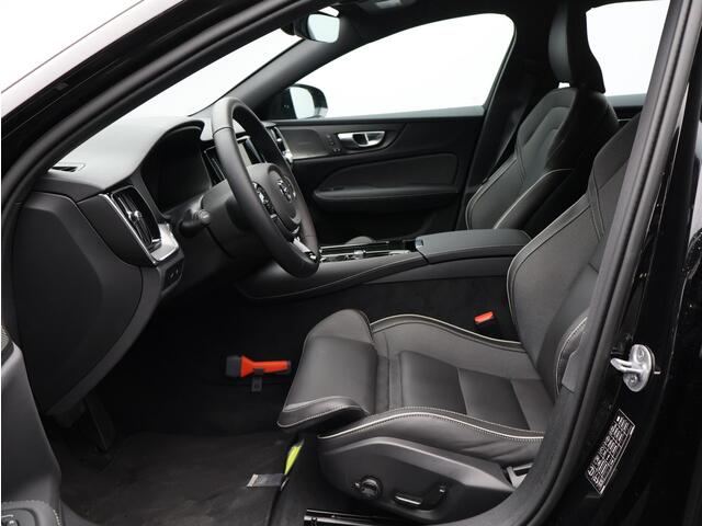 Volvo V60 T6 AWD Plug-in hybrid Plus Dark / Trekhaak / 360 Camera / Harman Kardon / Elektrische Stoelen / Stoel+Stuurverwarming / BLIS / Keyless / Adaptive Cruise /