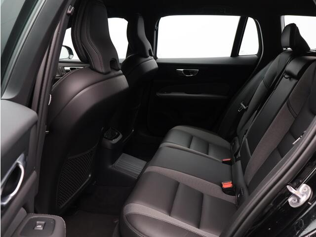 Volvo V60 T6 AWD Plug-in hybrid Plus Dark / Trekhaak / 360 Camera / Harman Kardon / Elektrische Stoelen / Stoel+Stuurverwarming / BLIS / Keyless / Adaptive Cruise /