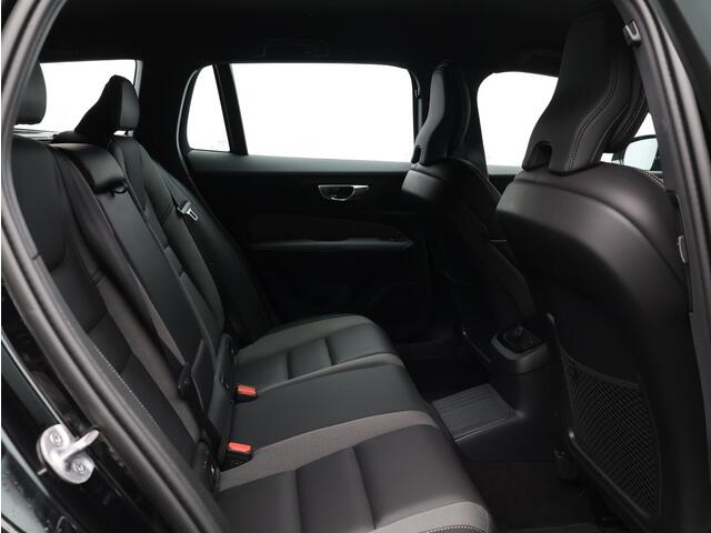 Volvo V60 T6 AWD Plug-in hybrid Plus Dark / Trekhaak / 360 Camera / Harman Kardon / Elektrische Stoelen / Stoel+Stuurverwarming / BLIS / Keyless / Adaptive Cruise /