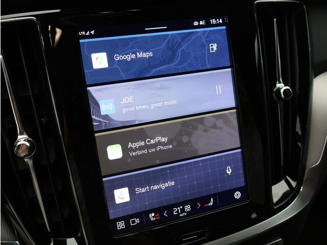 Volvo V60 T6 AWD Plug-in hybrid Plus Dark / Trekhaak / 360 Camera / Harman Kardon / Elektrische Stoelen / Stoel+Stuurverwarming / BLIS / Keyless / Adaptive Cruise /