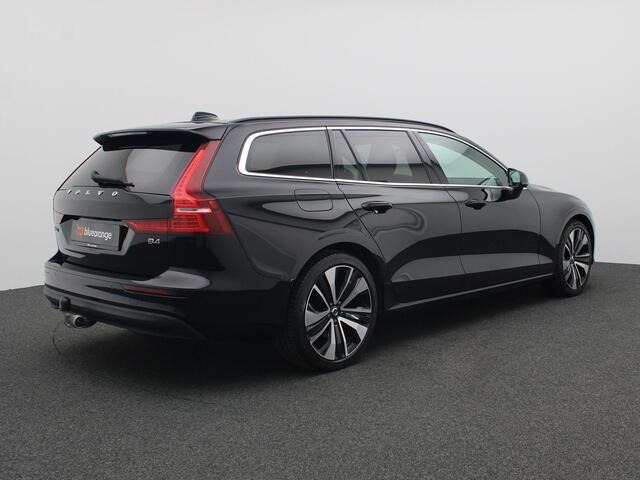 Volvo V60 2.0 B4 Core 197PK Aut. Trekhaak, Achteruitrijcamera, Keyless, 19" LM Velgen, Navi, Stoelverwarming voor en achter, Adaptieve Cruise Control