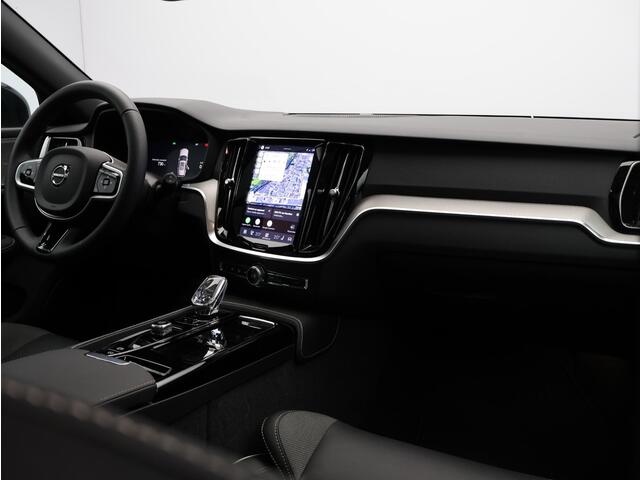 Volvo V60 2.0 T8 Plug-in hybrid AWD Plus Dark / Trekhaak / Pan. dak / Head up displ. / Privacy glass / Harman Kardon / Stoel+stuur+achterbankverwarming