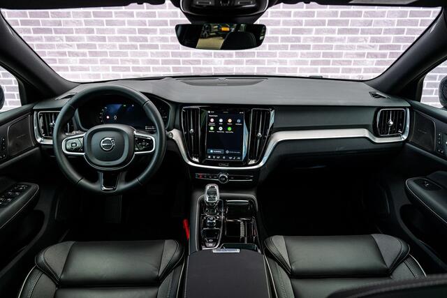 Volvo V60 2.0 T8 Plug-in hybrid AWD Plus Dark | PHEV Long Range | 360 Graden Camera | Panoramadak | Head-up Display | Harman Kardon Audio | Keyless Entry | Elektrische Achterklep | Elektrisch Verstelbare Voorstoelen | Navigatie | Apple Carplay | Android Auto