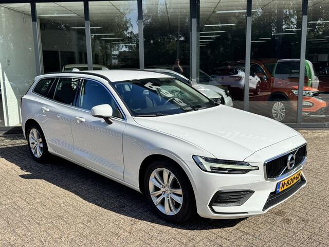 Volvo V60 2.0 B3 Momentum Business*Navi*ACC*EXPORT/EX.BPM*