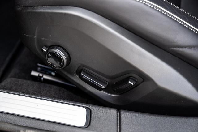 Volvo V60 2.0 T8 Plug-in hybrid AWD Plus Dark | PHEV Long Range | 360 Graden Camera | Panoramadak | Head-up Display | Harman Kardon Audio | Keyless Entry | Elektrische Achterklep | Elektrisch Verstelbare Voorstoelen | Navigatie | Apple Carplay | Android Auto