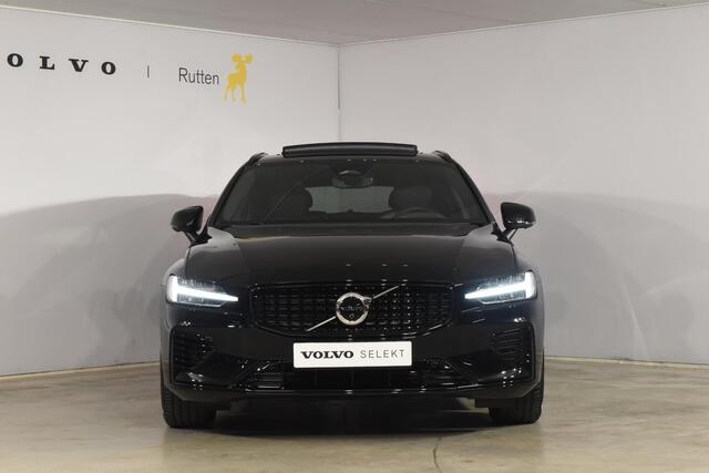 Volvo V60 T8 455PK Automaat Plug-in hybrid AWD Plus Dark / 360 Camera / Harman Kardon / Head-up display / Panorama schuifdak / Stoel- en stuurverwarming / Trekhaak / Elektrische stoelen met geheugen