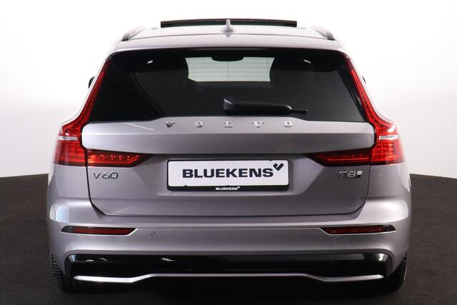 Volvo V60 T8 Recharge AWD Plus Dark - Panorama/schuifdak - IntelliSafe Assist & Surround - 360º Camera - Harman/Kardon audio - Verwarmde voorstoelen, stuur & achterbank - Parkeersensoren voor & achter - Elektr. bedienb. voorstoelen met geheugen - Head up display - Extra getint glas - Inklapbare trekhaak - 18' LMV