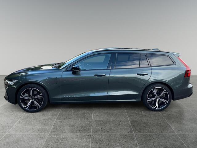 Volvo V60 2.0 T6 Plug-in hybrid AWD Plus Dark | Harman/Kardon | Panoramadak | Zwarte logo's