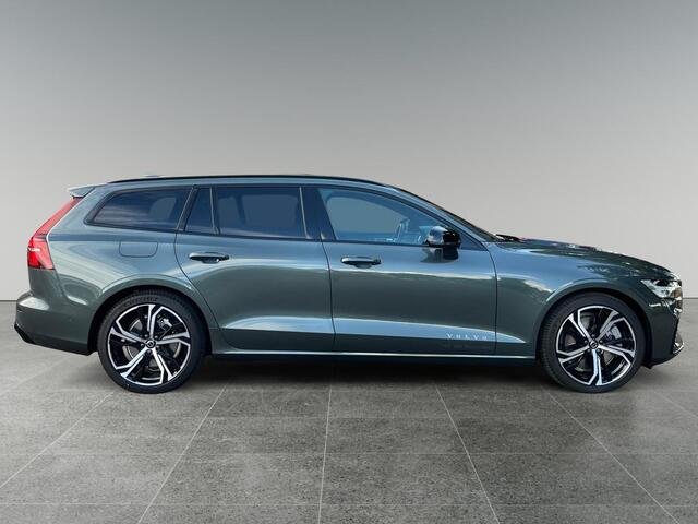 Volvo V60 2.0 T6 Plug-in hybrid AWD Plus Dark | Harman/Kardon | Panoramadak | Zwarte logo's