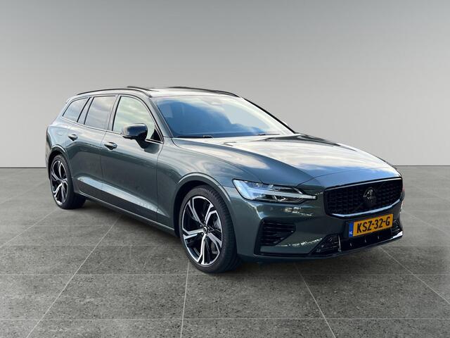 Volvo V60 2.0 T6 Plug-in hybrid AWD Plus Dark | Harman/Kardon | Panoramadak | Zwarte logo's