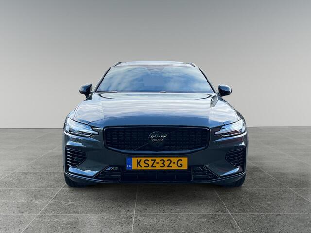 Volvo V60 2.0 T6 Plug-in hybrid AWD Plus Dark | Harman/Kardon | Panoramadak | Zwarte logo's