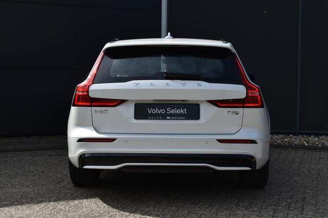 Volvo V60 T8 Plug-in hybrid AWD Plus Dark | Trekhaak | Stoel-/Stuurwiel verwarming | 360 graden camera | Harman Kardon Premium audio | All Season banden | Elektrisch verstelbare Voorstoelen | BLIS | Adaptieve Cruise Control | Google | Apple Carplay |
