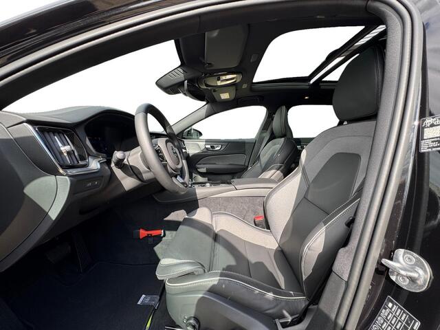 Volvo V60 T8 Plug-in hybrid AWD Plus Dark |Trekhaak| 360 camera| Head-Up| Schuifdak|