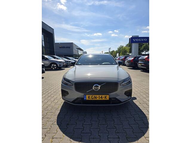 Volvo V60 2.0 T8 Plug-in hybrid AWD Plus Dark | Head-up | Schuif/kanteldak | Trekhaak | Pilot Assist | BLIS | H&K Audio |