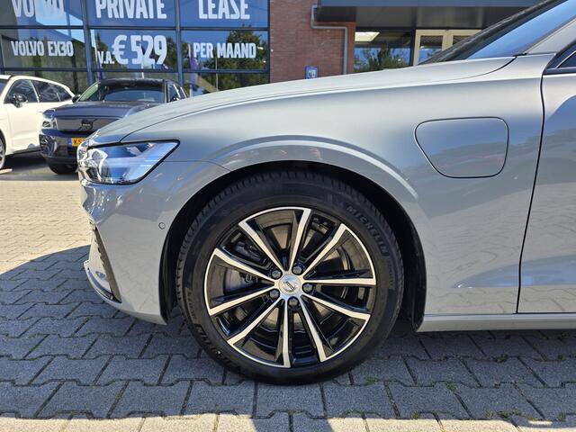Volvo V60 2.0 T8 Plug-in hybrid AWD Plus Dark | Head-up | Schuif/kanteldak | Trekhaak | Pilot Assist | BLIS | H&K Audio |
