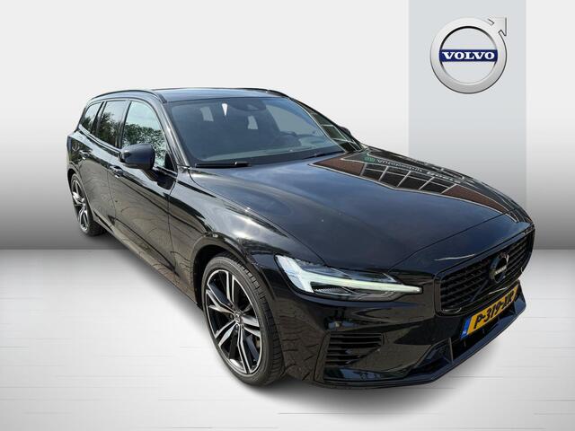 Volvo V60 2.0 T6 Recharge AWD R-Design | Plug-in Hybrid (PHEV) | Trekhaak | Harman Kardon Audio | Achteruitrijcamera | Parkeersensoren | Keyless Entry | Elektrische Achterklep | Elektrisch Verstelbare Voorstoelen | Stoelverwarming | LED Koplampen Adaptief | Navigatie | Apple Carplay | Android Auto