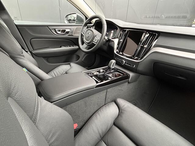 Volvo V60 T6 Plug-in hybrid AWD Plus Bright / Leder / Elekt. Verstelbare Stoelen / BLIS / Adaptive Cruise / Harman Kardon / Verwarmbare Stoelen + Stuurwiel /