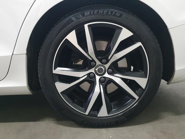 Volvo V60 2.0 T8 Twin Engine AWD 390Pk R-Design PANO/STOELVENT/HUDI/PDC/VOL