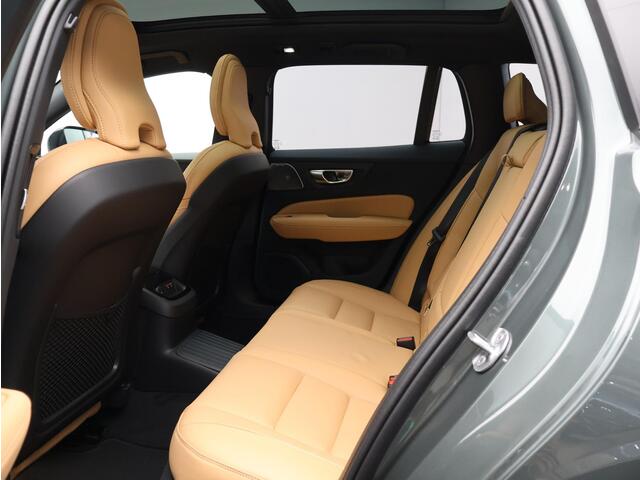 Volvo V60 2.0 T6 Plug-in hybrid AWD Ultra Dark / Head-Up Display / Bowers & Wilkins Audio / Stoelmassage / 360 camera / Pano. dak / Stoelventilatie / Elektr. stoelverstelling / Stoel-, stuur- & achterbankverwarming / BLIS