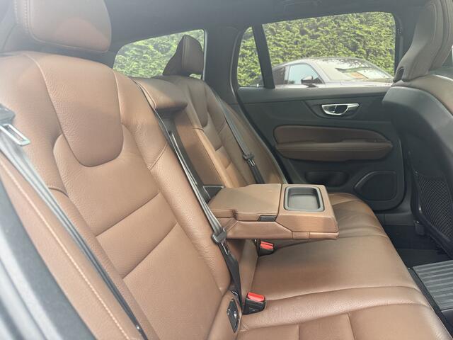 Volvo V60 T6 Recharge AWD Inscription, Pano | Trekhaak | Camera
