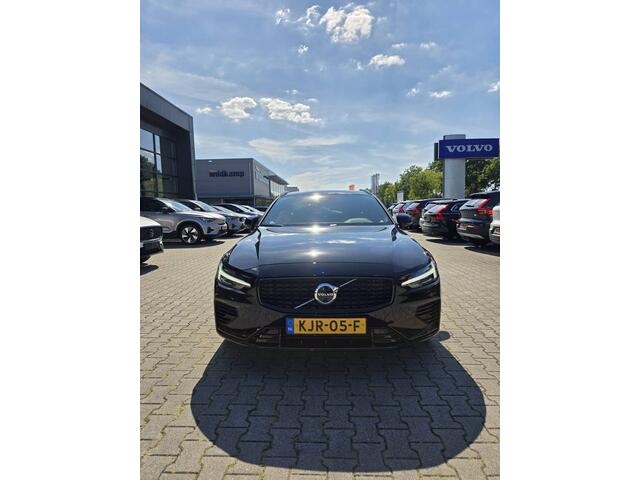 Volvo V60 2.0 T8 Plug-in hybrid AWD Plus Dark | Head-up | Schuif/kanteldak | Trekhaak | Pilot Assist | BLIS | H&K Audio |