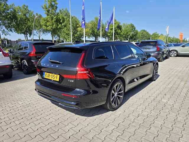 Volvo V60 2.0 T8 Plug-in hybrid AWD Plus Dark | Head-up | Schuif/kanteldak | Trekhaak | Pilot Assist | BLIS | H&K Audio |