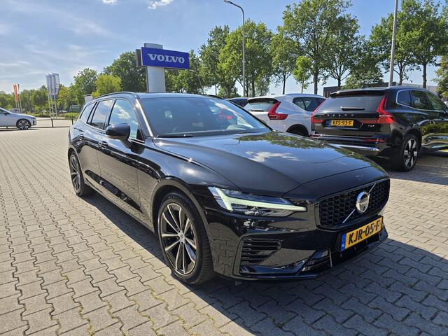 Volvo V60 2.0 T8 Plug-in hybrid AWD Plus Dark | Head-up | Schuif/kanteldak | Trekhaak | Pilot Assist | BLIS | H&K Audio |