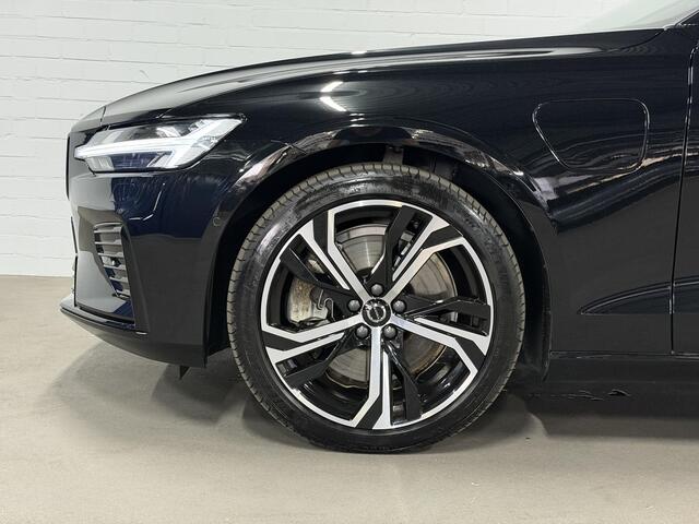 Volvo V60 2.0 T6 Plug-in hybrid AWD Plus Dark Open dak | Harman/Kardon | Adapt. cruise | 360 camera | Verwarmde voorruit | Stuur-/Stoelverwarming | Google | Keyless