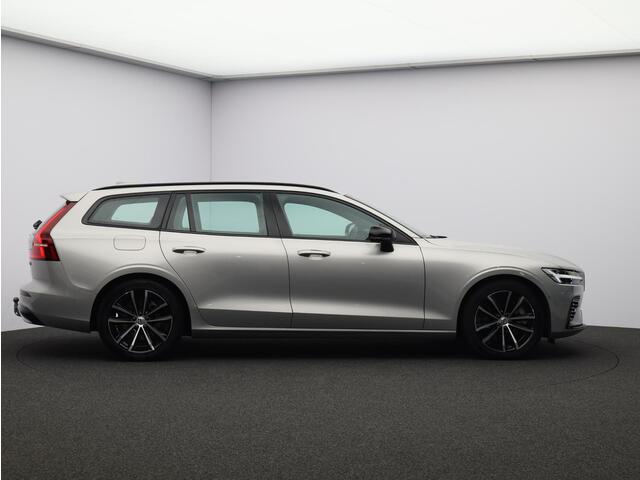 Volvo V60 T6 AWD Plug-in hybrid AWD Plus Dark Stoel verwarming / Trekhaak / Cruise control / Memory seats / Voorruit verwarming / All Season banden / 20" /