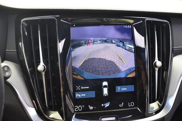 Volvo V60 2.0 B3 R-Design 1e Eigenaar | Schuifdak | Carplay Navigatie | Stoel & Stuurverwarming | 12 mnd BOVAG Garantie | Whatsapp 06-53188999