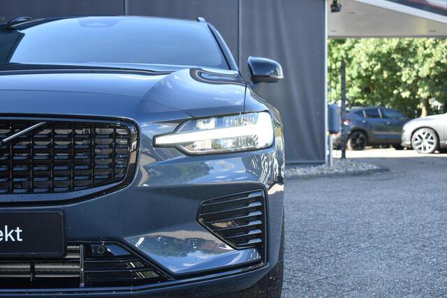 Volvo V60 T8 Plug-in hybrid AWD Plus Dark | Panoramadak | Trekhaak | Verwarmbare voorstoelen, achterbank en stuurwiel | Head-up display | 360 graden camera | Premium audio by Harman Kardon |