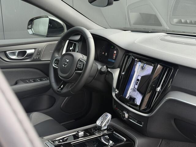 Volvo V60 2.0 T8 Plug-in hybrid AWD Plus Dark /head up display/ 360 camera /Panorama dak / trekhaak/ Harman & Kardon / Memory /