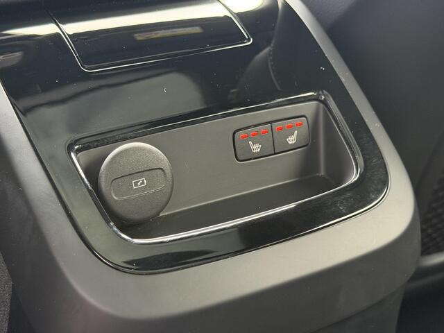 Volvo V60 2.0 T8 Plug-in hybrid AWD Plus Dark /head up display/ 360 camera /Panorama dak / trekhaak/ Harman & Kardon / Memory /