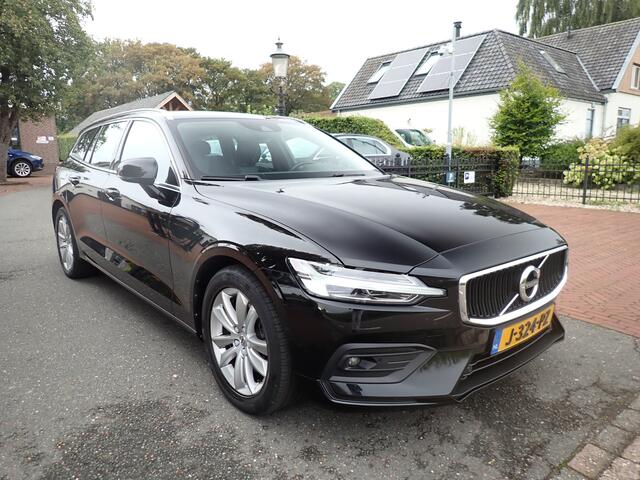 Volvo V60 2.0 B3 Momentun ACC / CARPLAY / CAMERA / STOEL + STUUR VERWARMING / KEYLESS