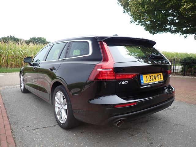 Volvo V60 2.0 B3 Momentun ACC / CARPLAY / CAMERA / STOEL + STUUR VERWARMING / KEYLESS