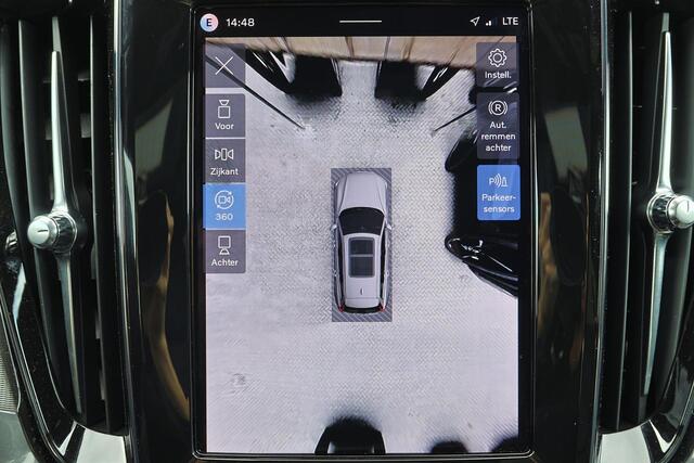 Volvo V60 T8 Recharge AWD Plus Dark - Panorama/schuifdak - IntelliSafe Assist & Surround - 360º Camera - Harman/Kardon audio - Verwarmde voorstoelen, stuur & achterbank - Parkeersensoren voor & achter - Elektr. bedienb. voorstoelen met geheugen - Head up display - Extra getint glas - Inklapbare trekhaak - 18' LMV