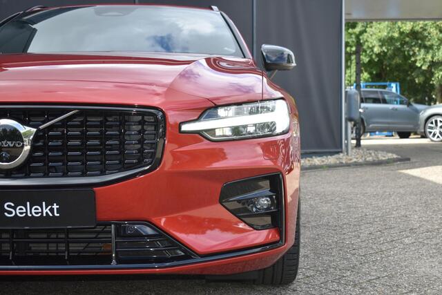 Volvo V60 2.0 B3 Plus Dark l Elektrisch verstelbare voorstoelen + geheugen l 360 graden camera l Harman & Kardon Premium audiosysteem l Trekhaak l Verwarmbare voorstoelen + stuur l Adaptieve cruise control + Pilot Assist l