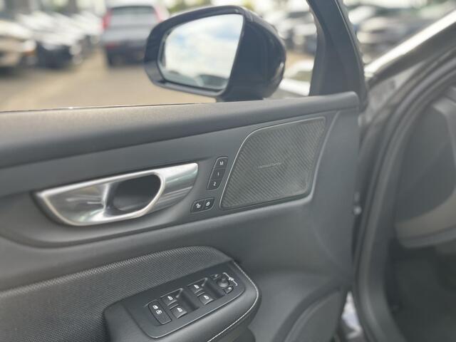 Volvo V60 T6 Plug-in hybrid AWD Plus Dark | Trekhaak | Apple Carplay | 360 Graden Camera | Harman / Kardon | Power Seats |