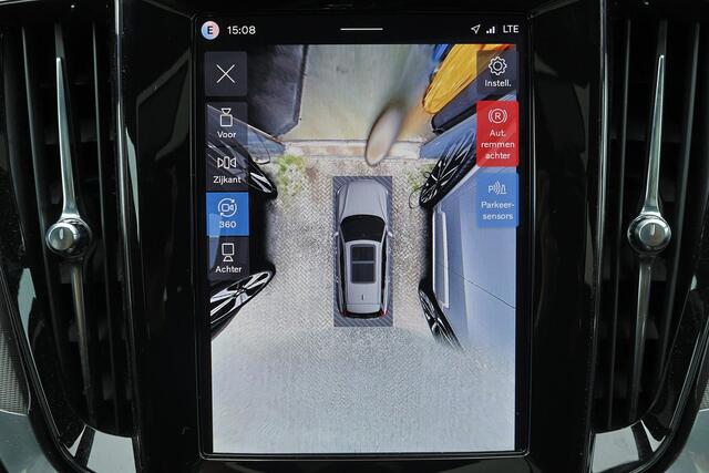 Volvo V60 T8 Recharge AWD Plus Dark - Panorama/schuifdak - IntelliSafe Assist & Surround - 360º Camera - Harman/Kardon audio - Verwarmde voorstoelen, stuur & achterbank - Parkeersensoren voor & achter - Elektr. bedienb. voorstoelen met geheugen - Head up display - Extra getint glas - Inklapbare trekhaak - 18' LMV